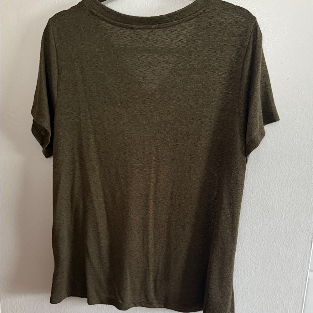 Caslon Olive V-Neck Twist Front Short Sleeve Tee - Picture 4 of 4